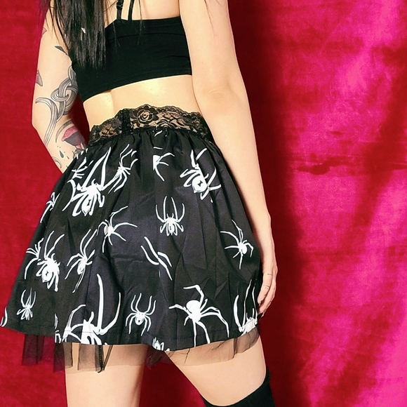 Spider skirt - Picture 1 of 3